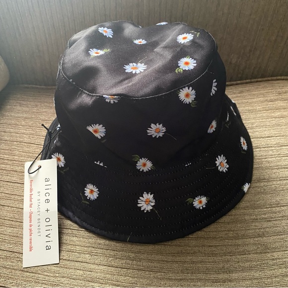 NWT Alice + Olivia AO x FabFirFun Reversible Bucket Hat - Picture 2 of 8